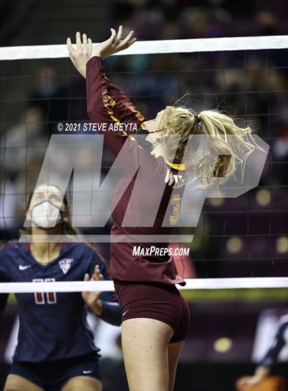 Thumbnail 2 in Windsor vs The Classical Academy (CHSAA 4A Final 4 Playoff) photogallery.