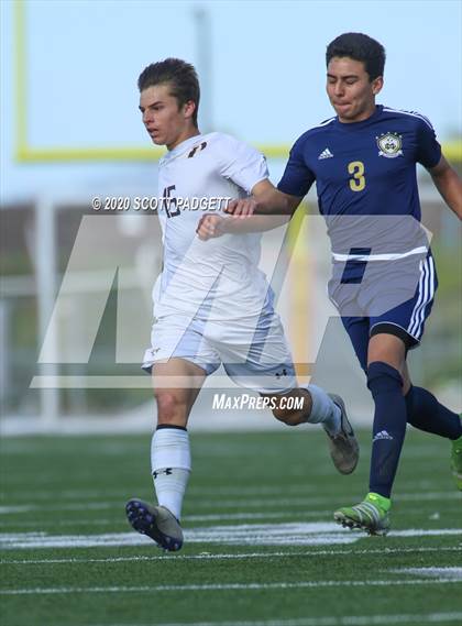 Thumbnail 2 in Mater Dei Catholic vs. Francis Parker (CIF SDS D4 Final)  photogallery.