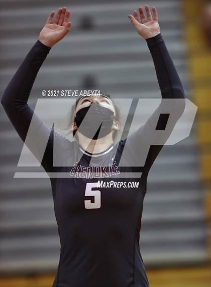 Thumbnail 3 in Cherokee Trail vs Lakewood (CHSAA 5A Regional Playoff) photogallery.