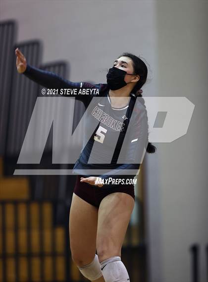 Thumbnail 1 in Cherokee Trail vs Lakewood (CHSAA 5A Regional Playoff) photogallery.