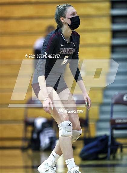 Thumbnail 1 in Cherokee Trail vs Lakewood (CHSAA 5A Regional Playoff) photogallery.