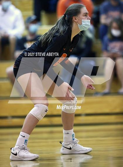 Thumbnail 1 in Cherokee Trail vs Lakewood (CHSAA 5A Regional Playoff) photogallery.