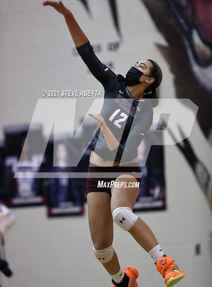 Thumbnail 1 in Cherokee Trail vs Lakewood (CHSAA 5A Regional Playoff) photogallery.