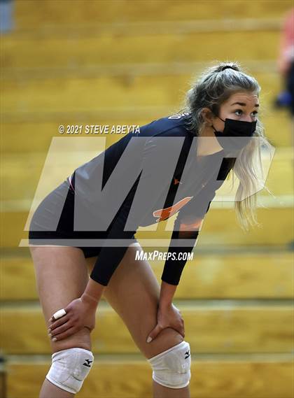 Thumbnail 3 in Cherokee Trail vs Lakewood (CHSAA 5A Regional Playoff) photogallery.