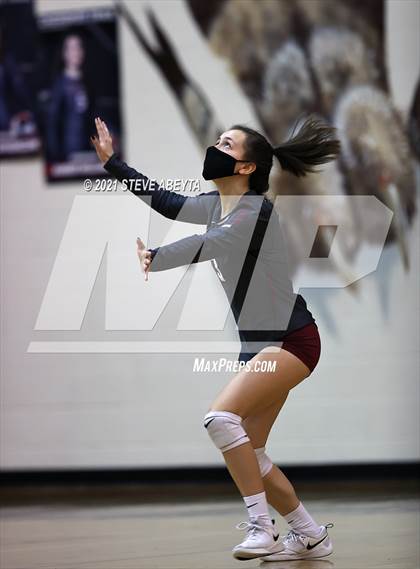 Thumbnail 3 in Cherokee Trail vs Lakewood (CHSAA 5A Regional Playoff) photogallery.