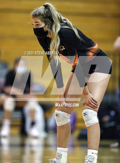 Thumbnail 3 in Cherokee Trail vs Lakewood (CHSAA 5A Regional Playoff) photogallery.