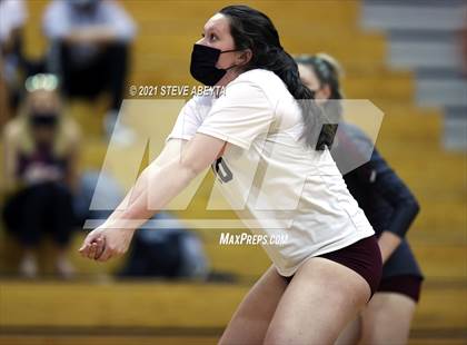Thumbnail 2 in Cherokee Trail vs Lakewood (CHSAA 5A Regional Playoff) photogallery.