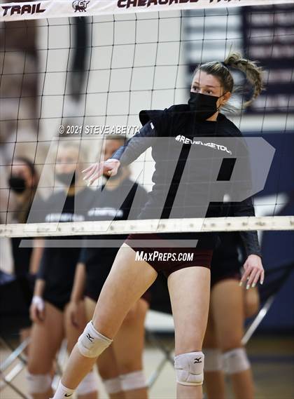 Thumbnail 3 in Cherokee Trail vs Lakewood (CHSAA 5A Regional Playoff) photogallery.