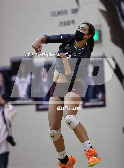 Thumbnail 2 in Cherokee Trail vs Lakewood (CHSAA 5A Regional Playoff) photogallery.