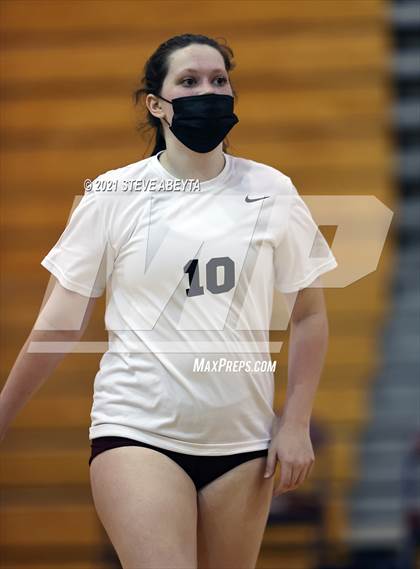 Thumbnail 2 in Cherokee Trail vs Lakewood (CHSAA 5A Regional Playoff) photogallery.