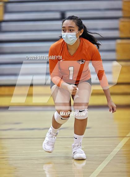 Thumbnail 3 in Cherokee Trail vs Lakewood (CHSAA 5A Regional Playoff) photogallery.