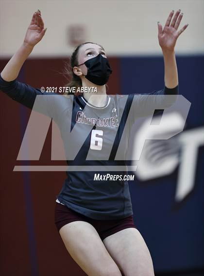 Thumbnail 1 in Cherokee Trail vs Lakewood (CHSAA 5A Regional Playoff) photogallery.