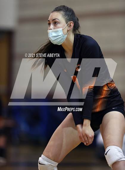Thumbnail 2 in Cherokee Trail vs Lakewood (CHSAA 5A Regional Playoff) photogallery.