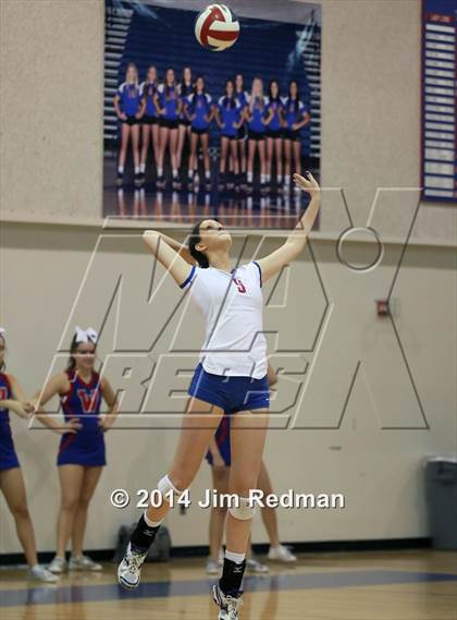Thumbnail 2 in Rouse vs. Westlake (UIL 6A Bi-District) photogallery.