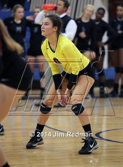 Thumbnail 2 in Rouse vs. Westlake (UIL 6A Bi-District) photogallery.