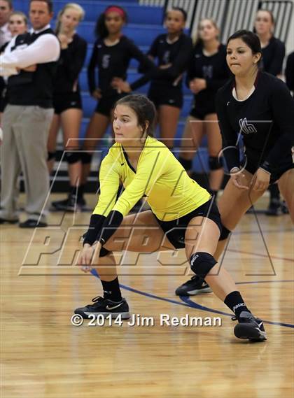 Thumbnail 1 in Rouse vs. Westlake (UIL 6A Bi-District) photogallery.