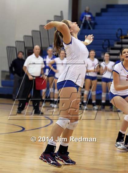 Thumbnail 2 in Rouse vs. Westlake (UIL 6A Bi-District) photogallery.