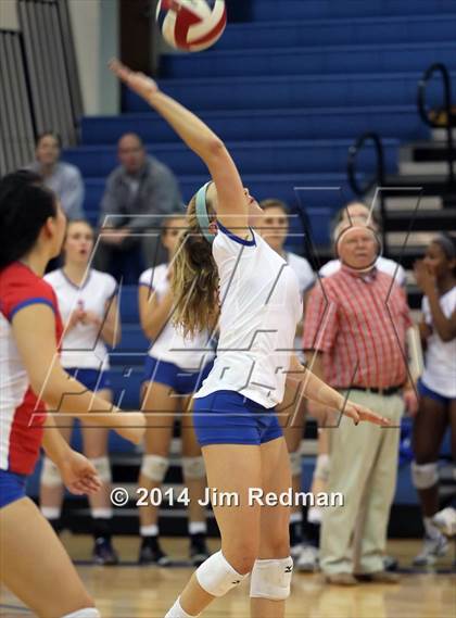 Thumbnail 3 in Rouse vs. Westlake (UIL 6A Bi-District) photogallery.
