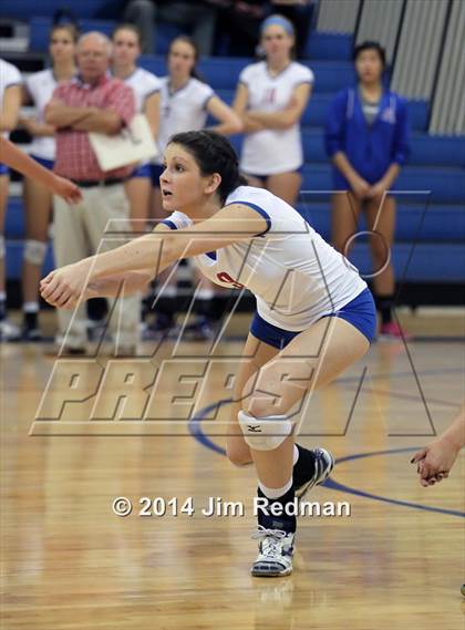 Thumbnail 1 in Rouse vs. Westlake (UIL 6A Bi-District) photogallery.