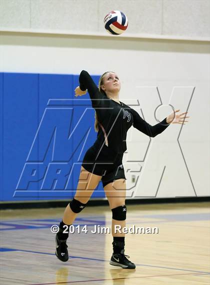 Thumbnail 2 in Rouse vs. Westlake (UIL 6A Bi-District) photogallery.