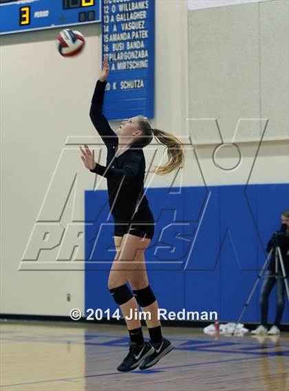 Thumbnail 3 in Rouse vs. Westlake (UIL 6A Bi-District) photogallery.