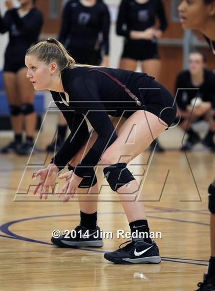 Thumbnail 1 in Rouse vs. Westlake (UIL 6A Bi-District) photogallery.