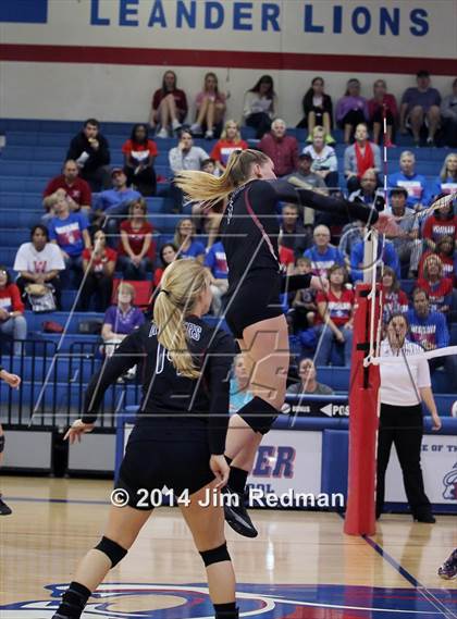 Thumbnail 2 in Rouse vs. Westlake (UIL 6A Bi-District) photogallery.
