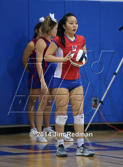 Thumbnail 2 in Rouse vs. Westlake (UIL 6A Bi-District) photogallery.