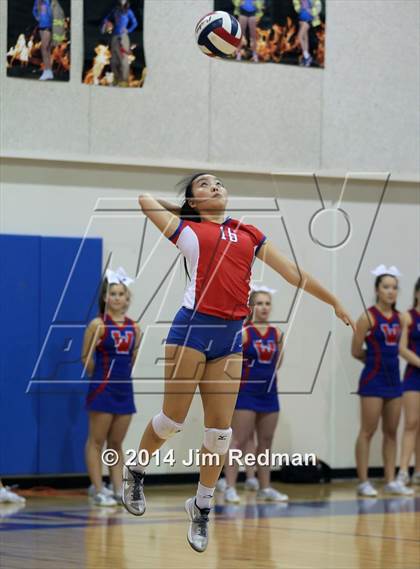 Thumbnail 3 in Rouse vs. Westlake (UIL 6A Bi-District) photogallery.