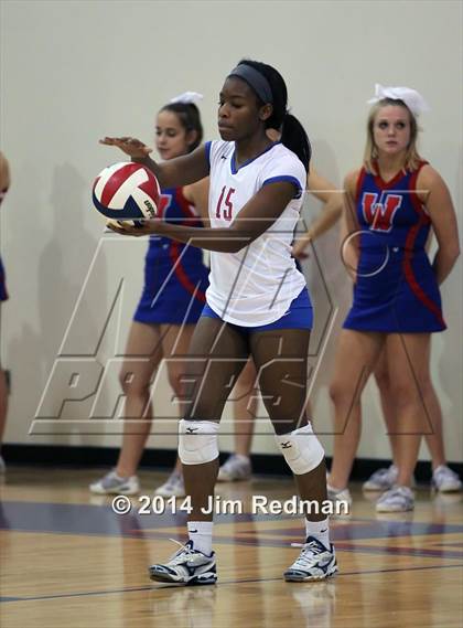 Thumbnail 2 in Rouse vs. Westlake (UIL 6A Bi-District) photogallery.