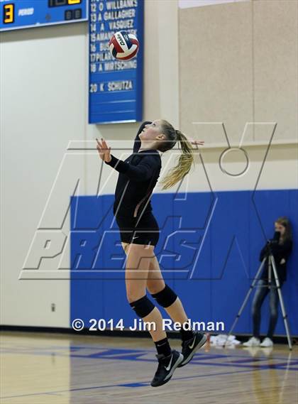 Thumbnail 2 in Rouse vs. Westlake (UIL 6A Bi-District) photogallery.
