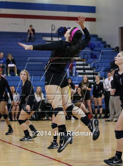 Thumbnail 1 in Rouse vs. Westlake (UIL 6A Bi-District) photogallery.