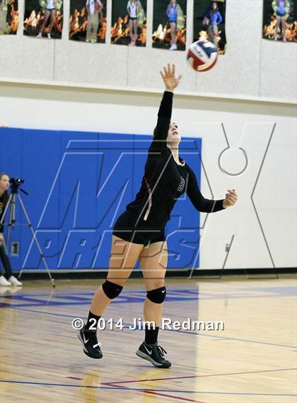 Thumbnail 3 in Rouse vs. Westlake (UIL 6A Bi-District) photogallery.
