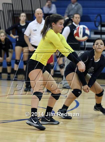 Thumbnail 1 in Rouse vs. Westlake (UIL 6A Bi-District) photogallery.