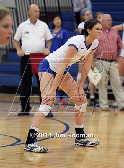 Thumbnail 1 in Rouse vs. Westlake (UIL 6A Bi-District) photogallery.