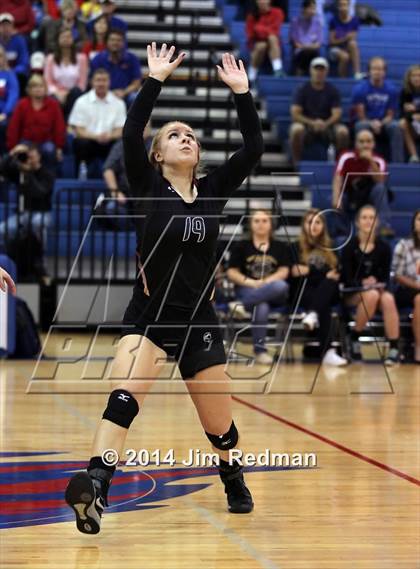 Thumbnail 2 in Rouse vs. Westlake (UIL 6A Bi-District) photogallery.