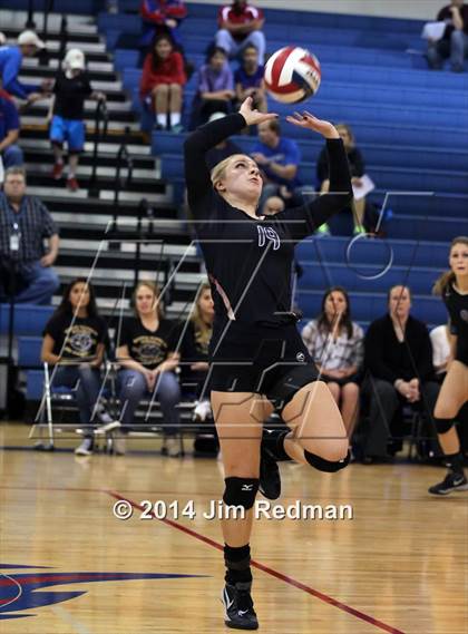 Thumbnail 1 in Rouse vs. Westlake (UIL 6A Bi-District) photogallery.