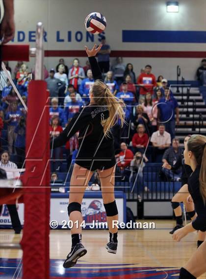 Thumbnail 3 in Rouse vs. Westlake (UIL 6A Bi-District) photogallery.