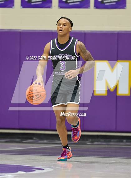 Thumbnail 3 in Bullitt East vs Lipscomb Academy photogallery.