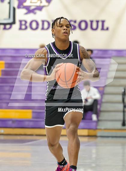 Thumbnail 2 in Bullitt East vs Lipscomb Academy photogallery.