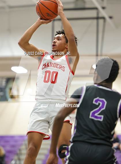 Thumbnail 1 in Bullitt East vs Lipscomb Academy photogallery.