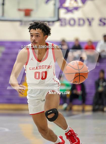 Thumbnail 3 in Bullitt East vs Lipscomb Academy photogallery.
