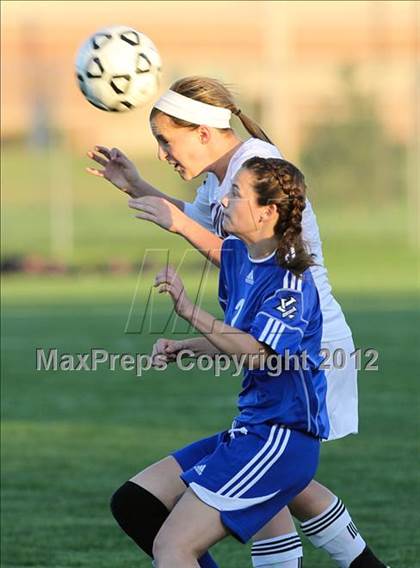 Thumbnail 2 in Olathe East vs. Leavenworth photogallery.