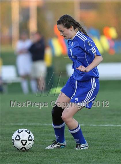 Thumbnail 2 in Olathe East vs. Leavenworth photogallery.