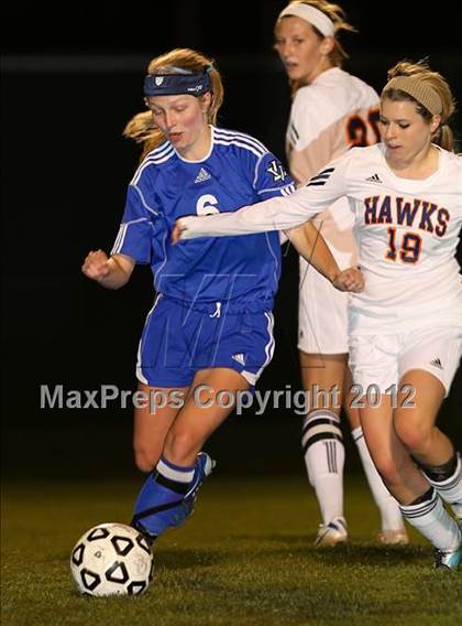 Thumbnail 2 in Olathe East vs. Leavenworth photogallery.