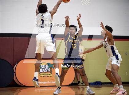 Thumbnail 3 in Boca Ciega vs University Christian (Sun Bash) photogallery.