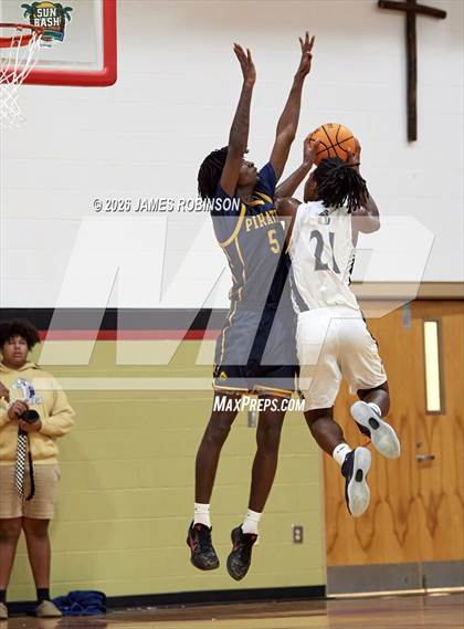 Thumbnail 2 in Boca Ciega vs University Christian (Sun Bash) photogallery.