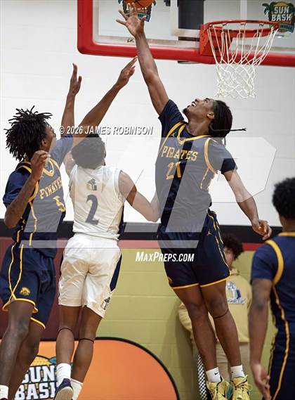 Thumbnail 1 in Boca Ciega vs University Christian (Sun Bash) photogallery.