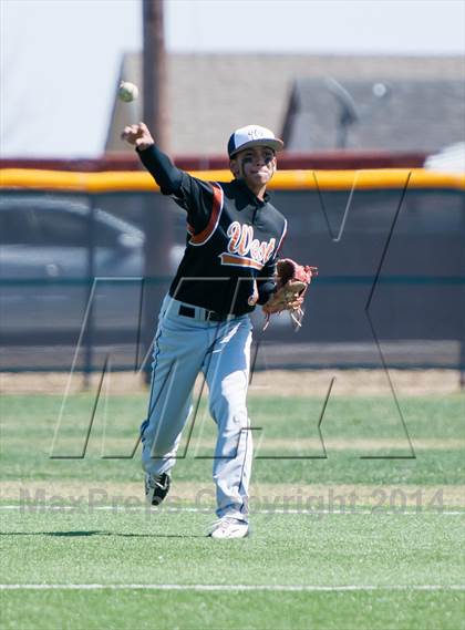 Thumbnail 2 in Sunnyvale vs West Mesquite photogallery.