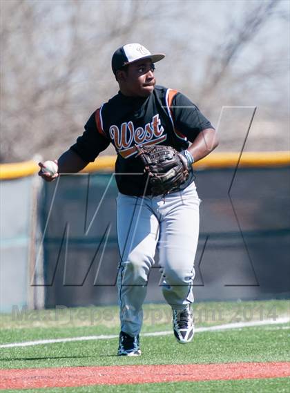 Thumbnail 1 in Sunnyvale vs West Mesquite photogallery.